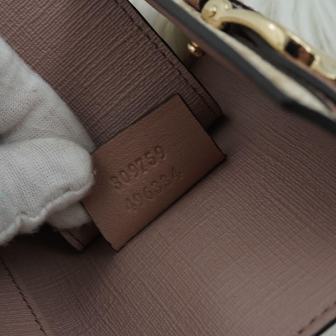 未使用級の状態　GUCCI グッチ　キーケース　GGシュプリーム　金具　ベルト