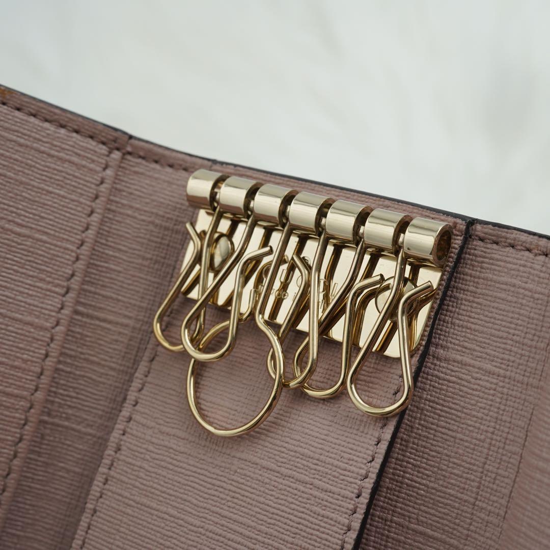 未使用級の状態　GUCCI グッチ　キーケース　GGシュプリーム　金具　ベルト