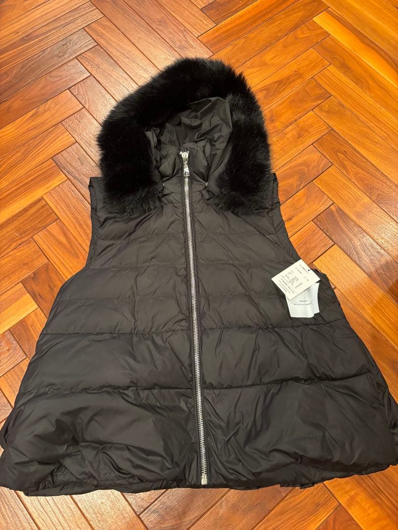 新品　タグ付き　maison maverick ファーフード付きベストダウン　黒