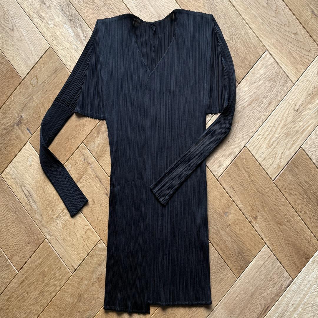 イッセイミヤケ【プリーツ プリーズ】ロングカーディガン／黒