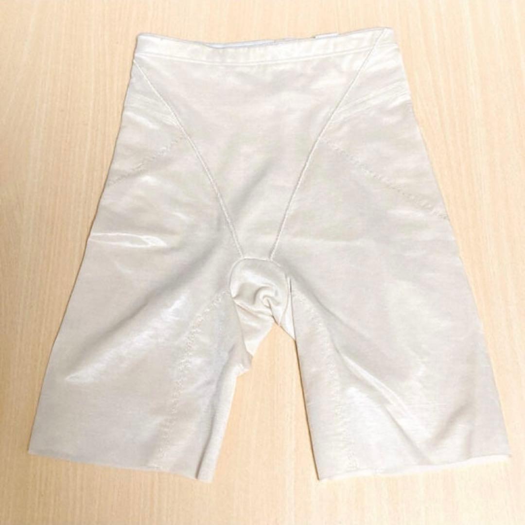 フォーシスアンドカンパニー　ブライダルインナー　ビスチェ　ガードル　背中開き