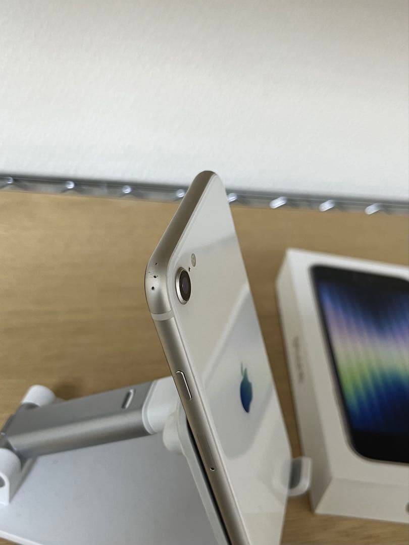 Apple iPhone SE (第3世代) ホワイト 64GB SIMフリー