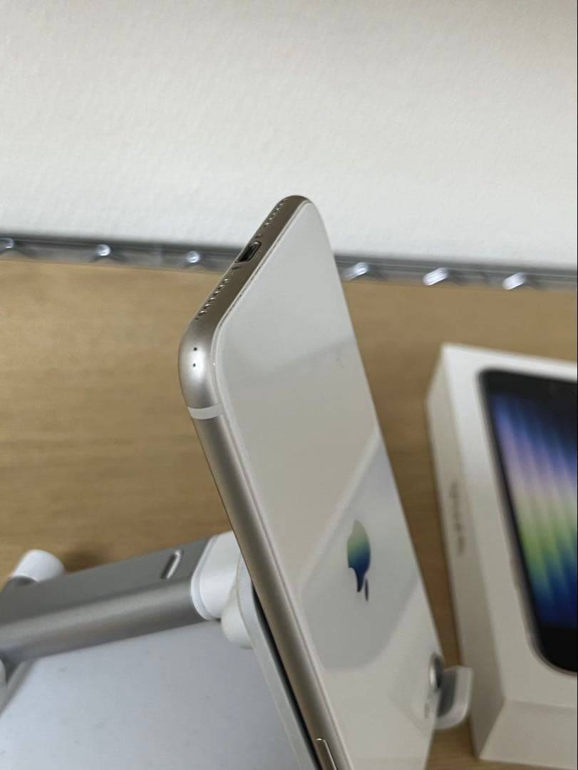 Apple iPhone SE (第3世代) ホワイト 64GB SIMフリー