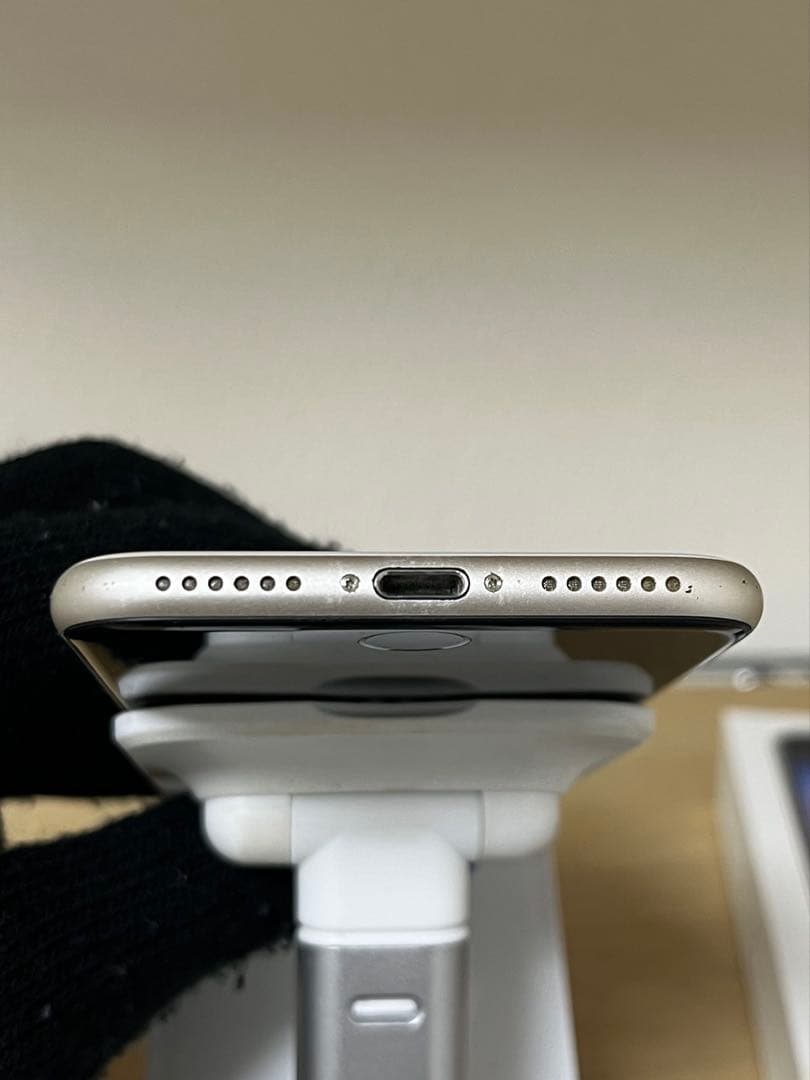 Apple iPhone SE (第3世代) ホワイト 64GB SIMフリー