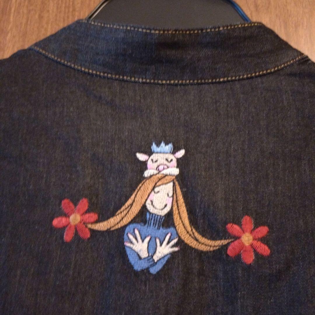 アルベロベロ　可愛い刺繍のデニムチュニック、羽織としても