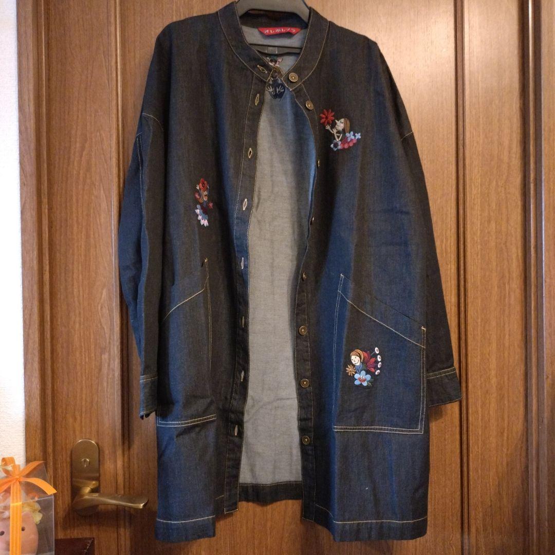 アルベロベロ　可愛い刺繍のデニムチュニック、羽織としても