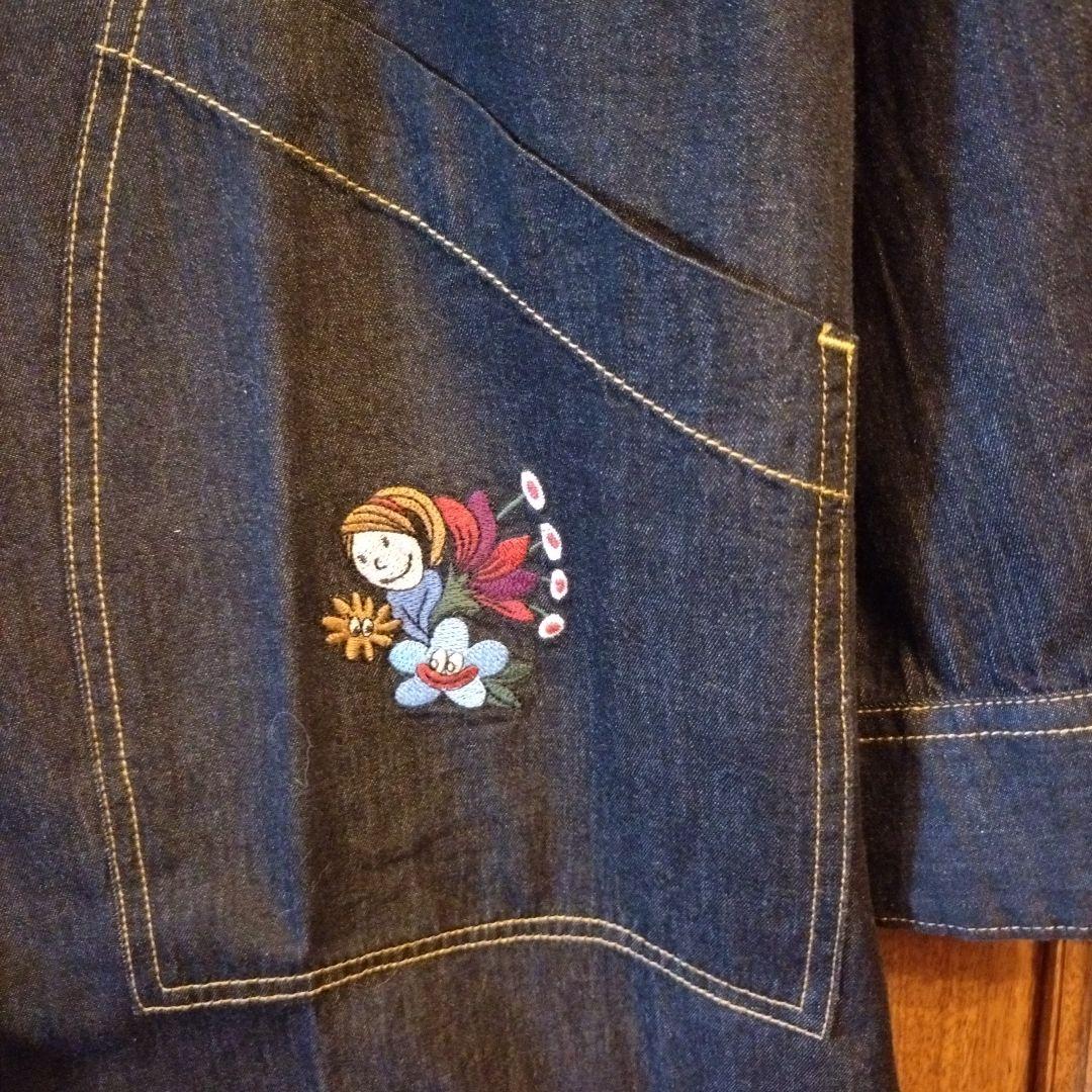 アルベロベロ　可愛い刺繍のデニムチュニック、羽織としても