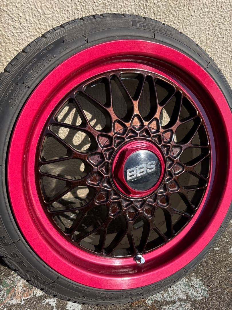 BBS ホイール 黒/茶メタリックPirelliタイヤ付き