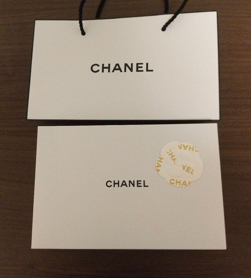 シャネル エッセンシャルケアセット 限定ポーチ 箱入り ショッパー付き