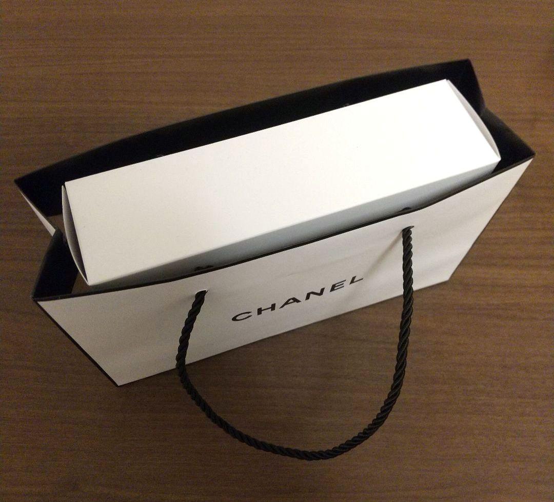 シャネル エッセンシャルケアセット 限定ポーチ 箱入り ショッパー付き