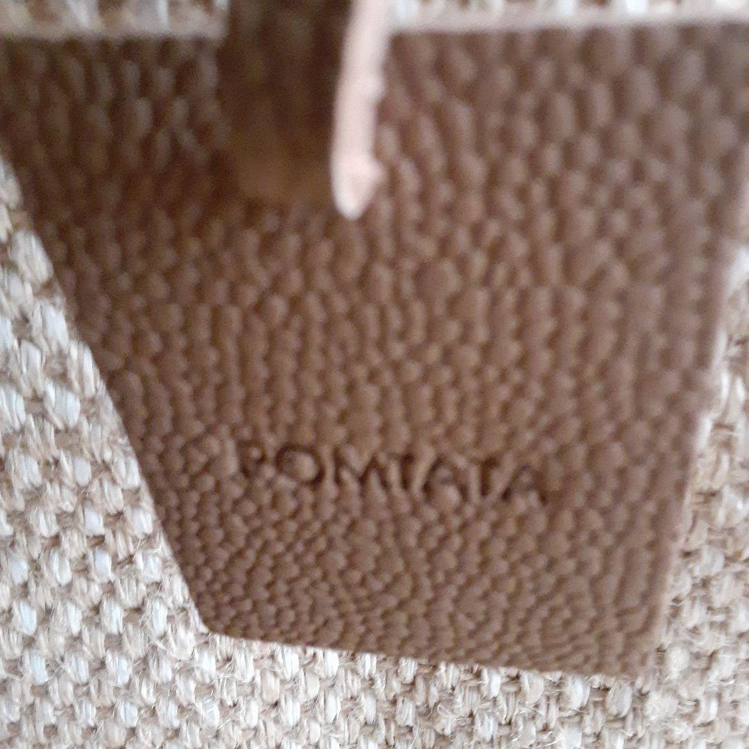 POMTATA 未使用に近いベージュと白の かごバッグ