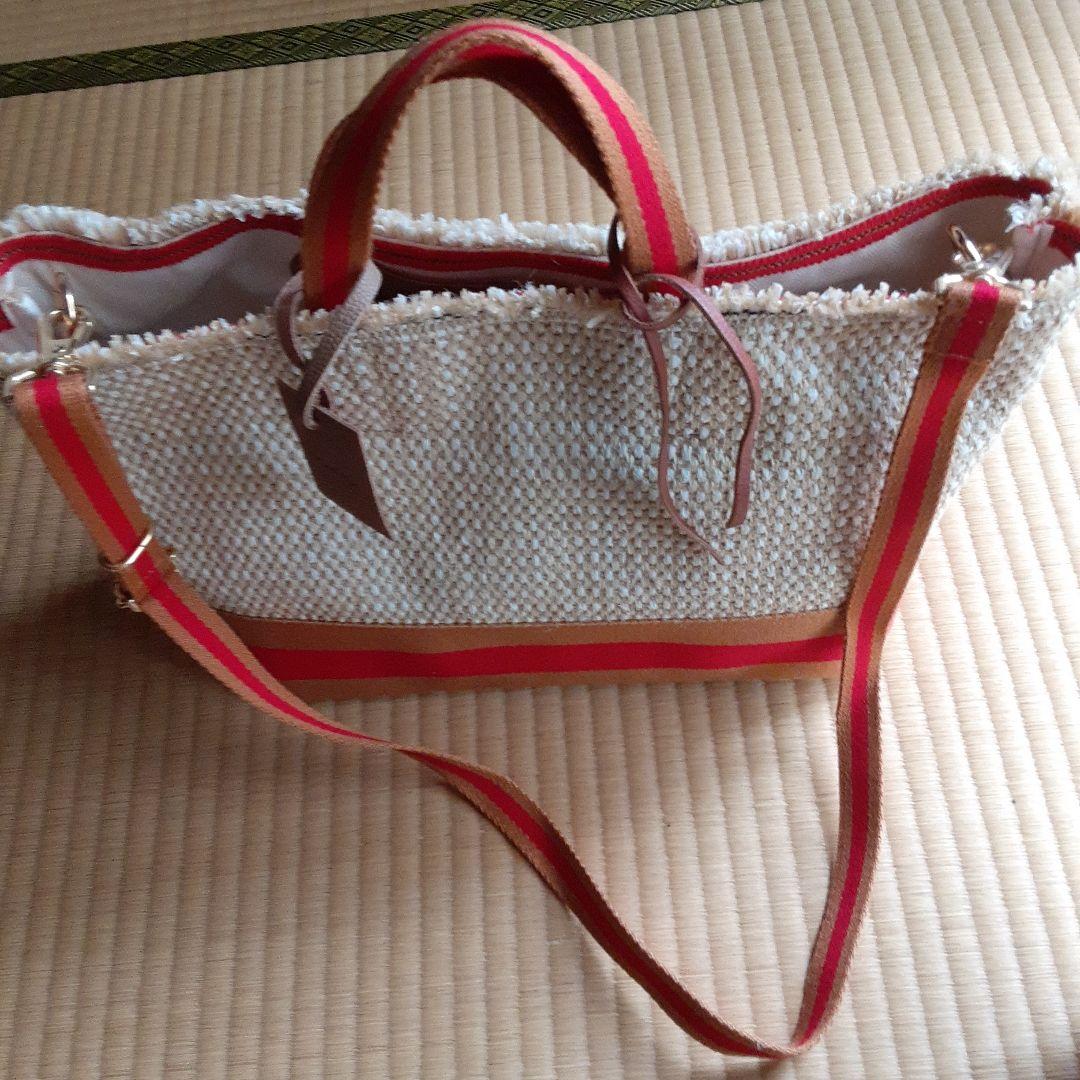 POMTATA 未使用に近いベージュと白の かごバッグ