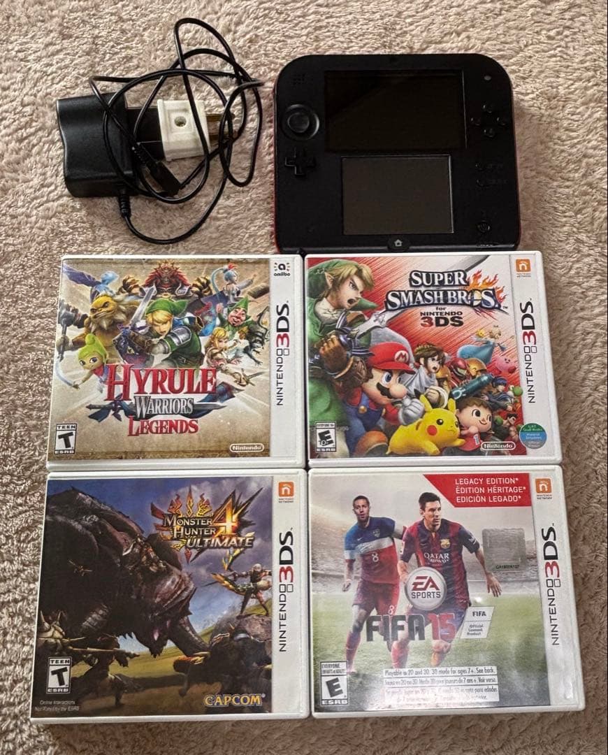 北米版 ニンテンドー2DS 本体＋ソフト4本