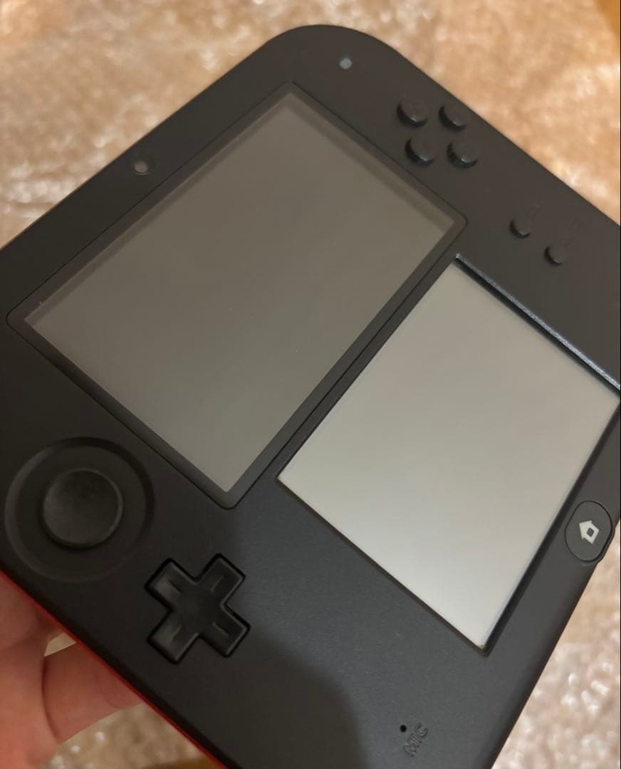 北米版 ニンテンドー2DS 本体＋ソフト4本