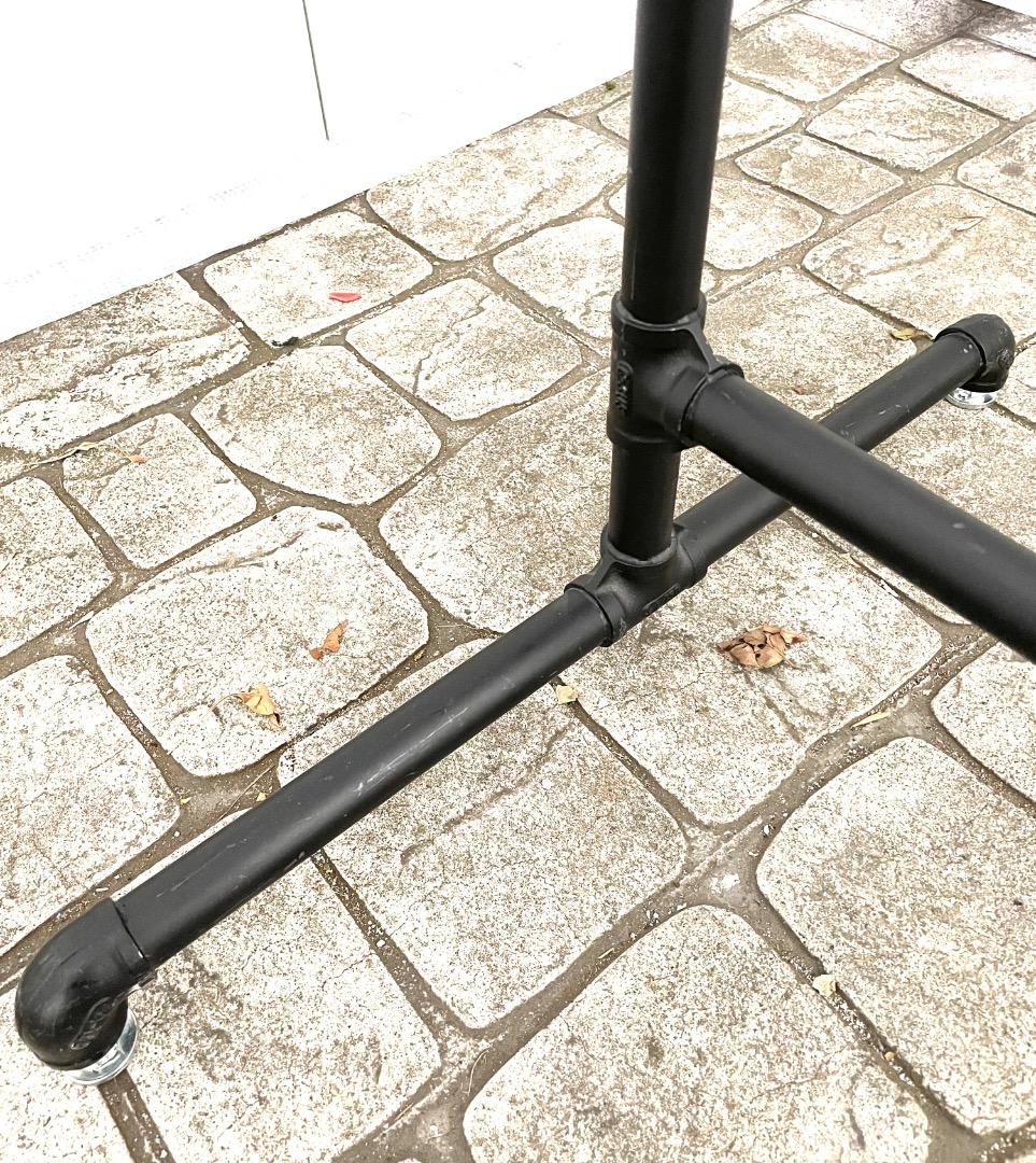 りーちゃん　2台　アイアン ガス管調 ハンガーラック 引き取り限定