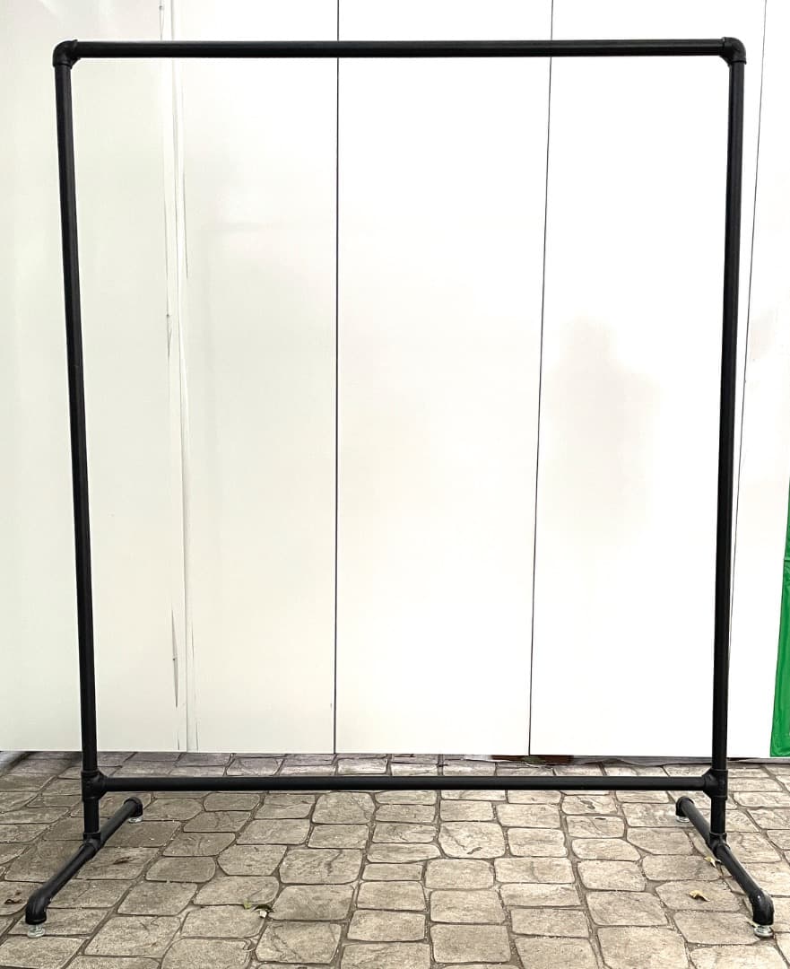 りーちゃん　2台　アイアン ガス管調 ハンガーラック 引き取り限定