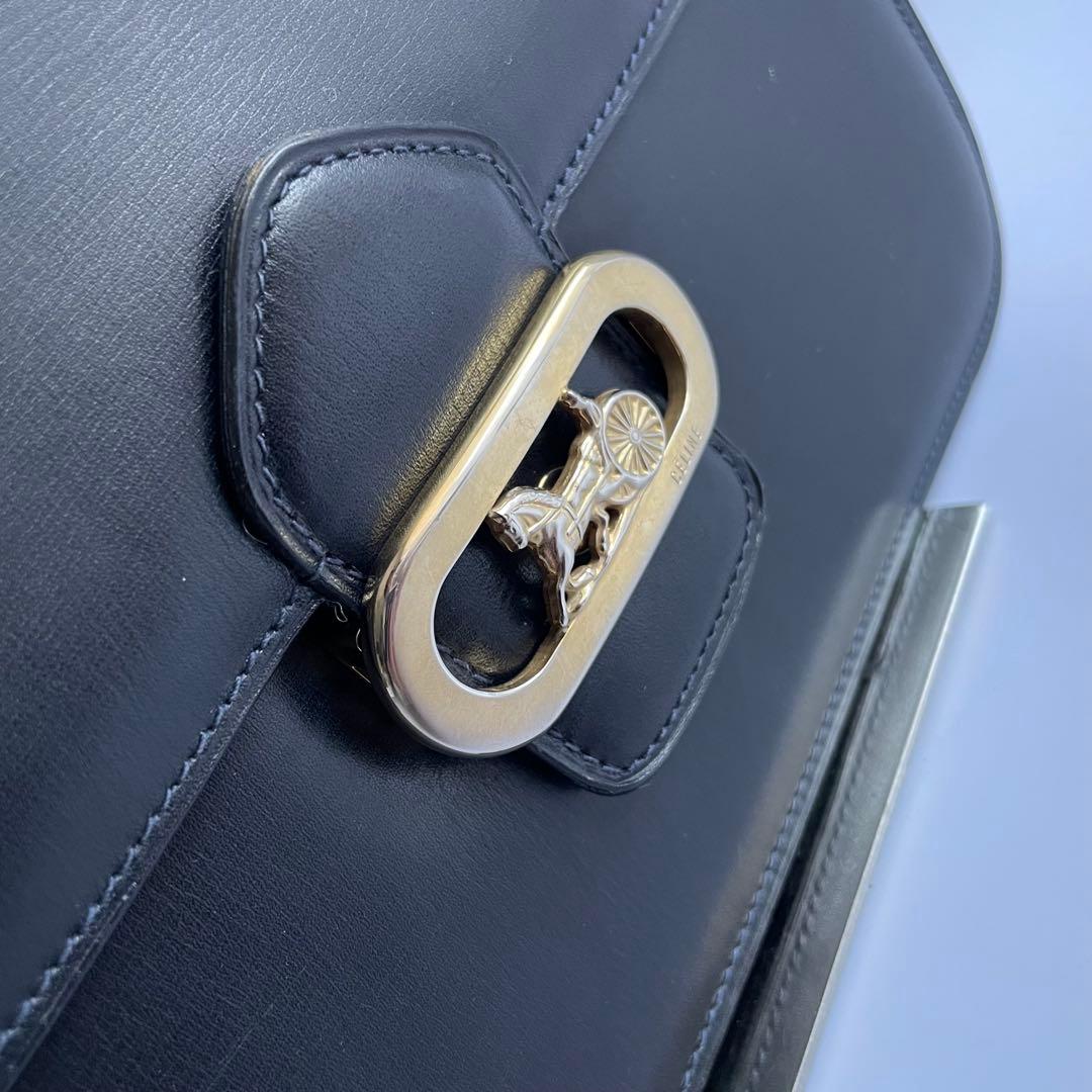 ✨極美品✨　CELINE ショルダーバッグ　馬車金具　紺　レザー　ビンテージ
