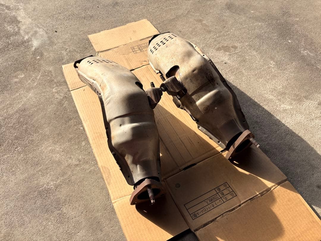 日産 スカイラインクーペ VQ35 純正触媒