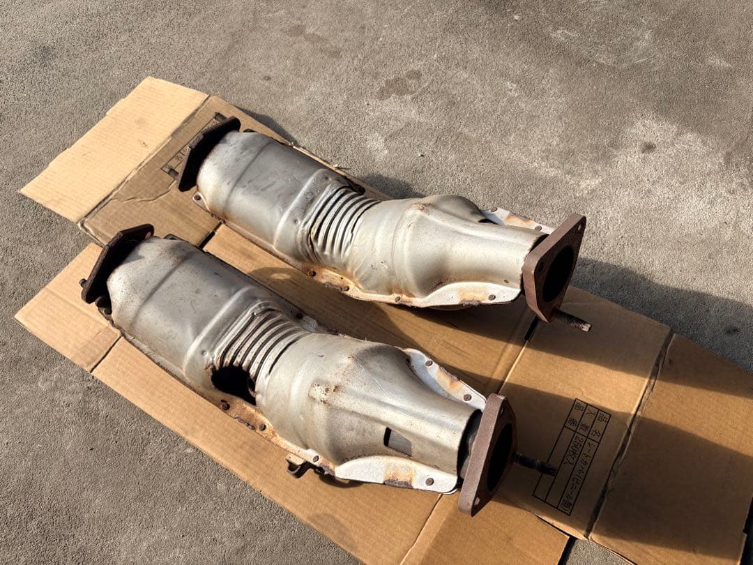 日産 スカイラインクーペ VQ35 純正触媒