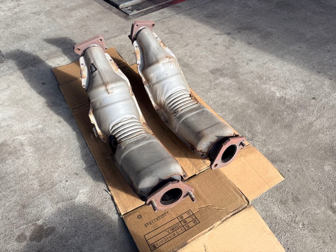 日産 スカイラインクーペ VQ35 純正触媒