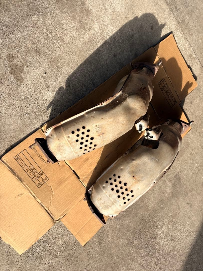 日産 スカイラインクーペ VQ35 純正触媒