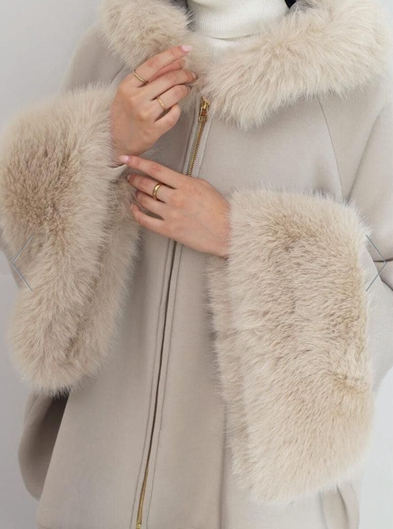 メリークリスマス値下げ　新品　エコファーポンチョアウター