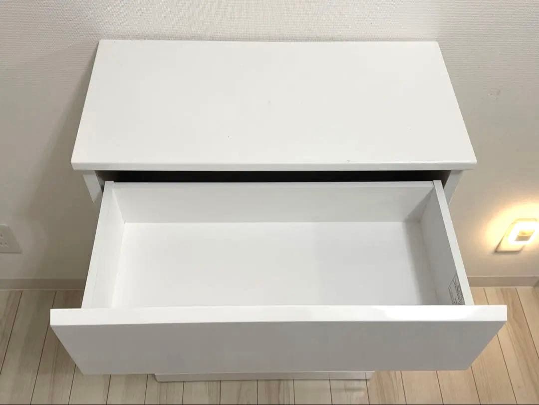 オシャレ ホワイトキャビネット（三連休割引価格）