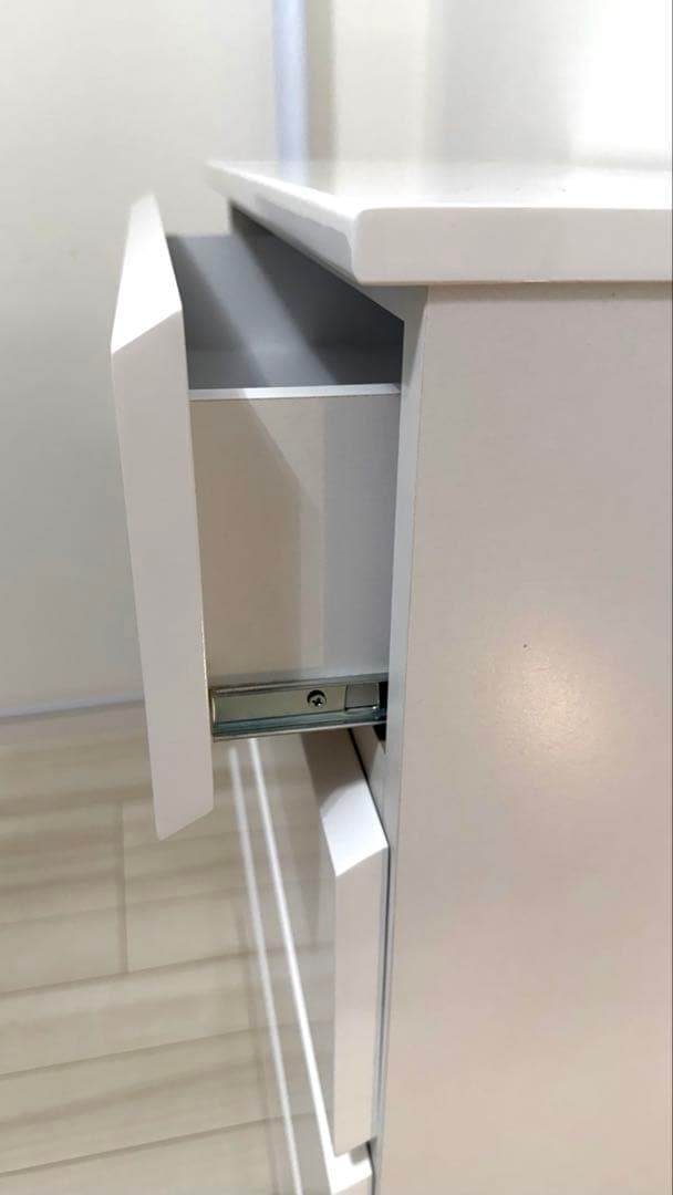 オシャレ ホワイトキャビネット（三連休割引価格）