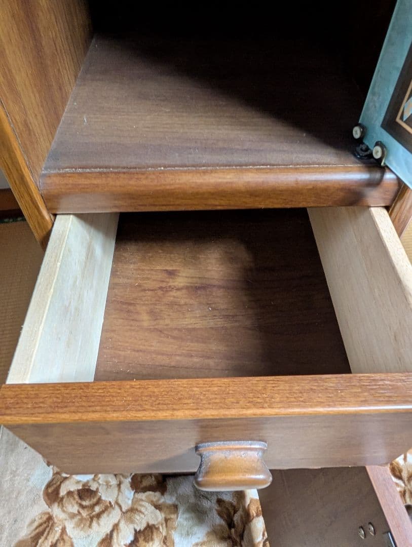 木製食器棚 ガラス扉付き 引き出し付き