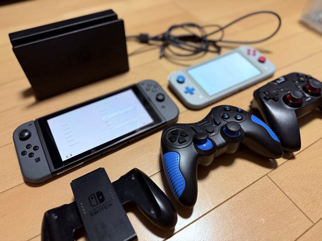 ⭐️美品 Nintendo Switch 2台（通常版＆Lite）＋ 付属品付き