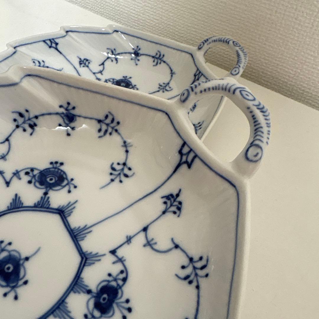 ロイヤルコペンハーゲン ブルーフルーテッドハーフレース リーフプレート