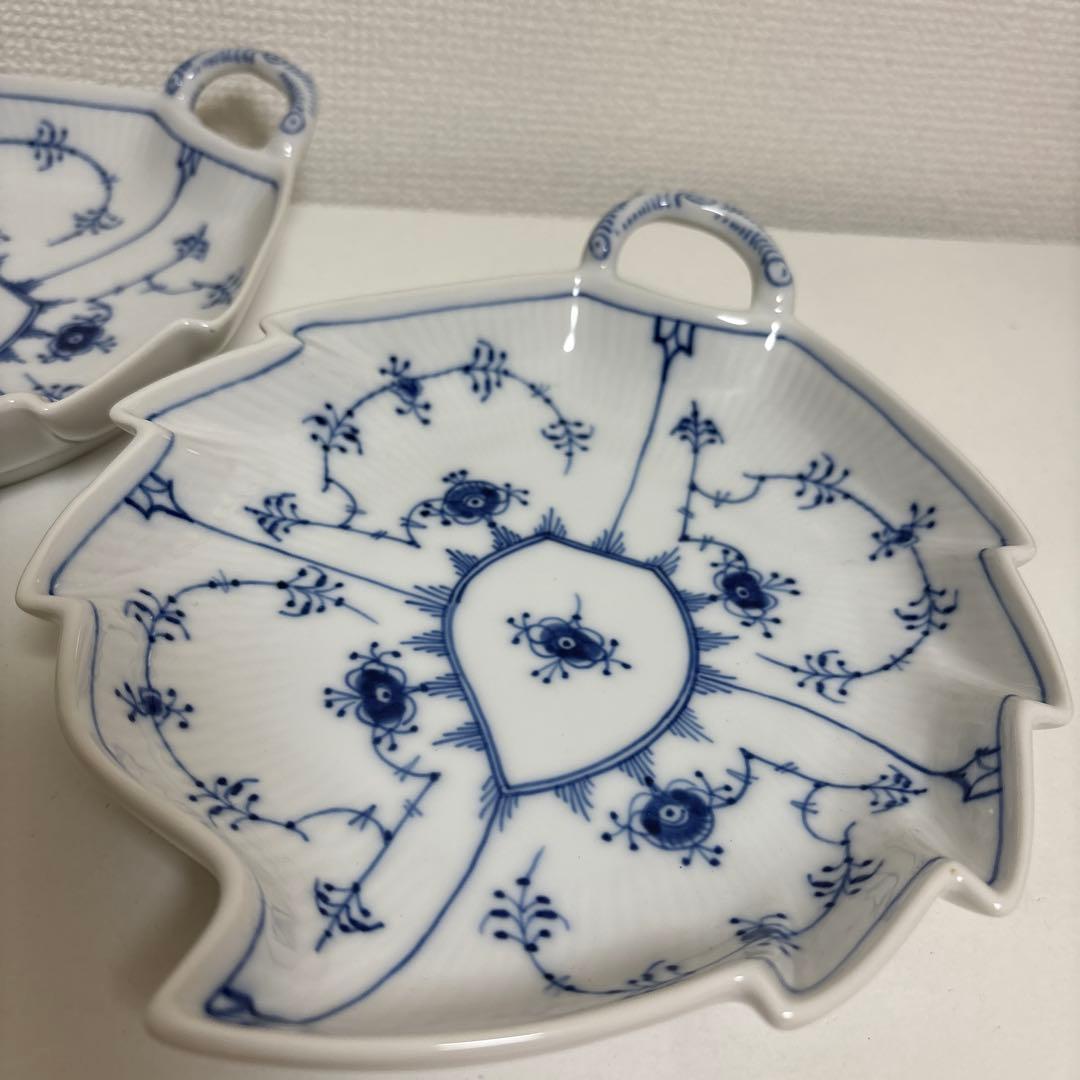 ロイヤルコペンハーゲン ブルーフルーテッドハーフレース リーフプレート