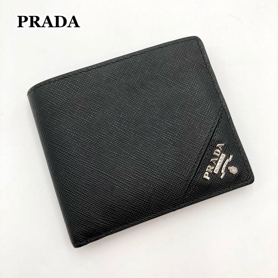近年！極美品✨ PRADA 二つ折り財布 サフィアーノレザー 黒 メタルロゴ