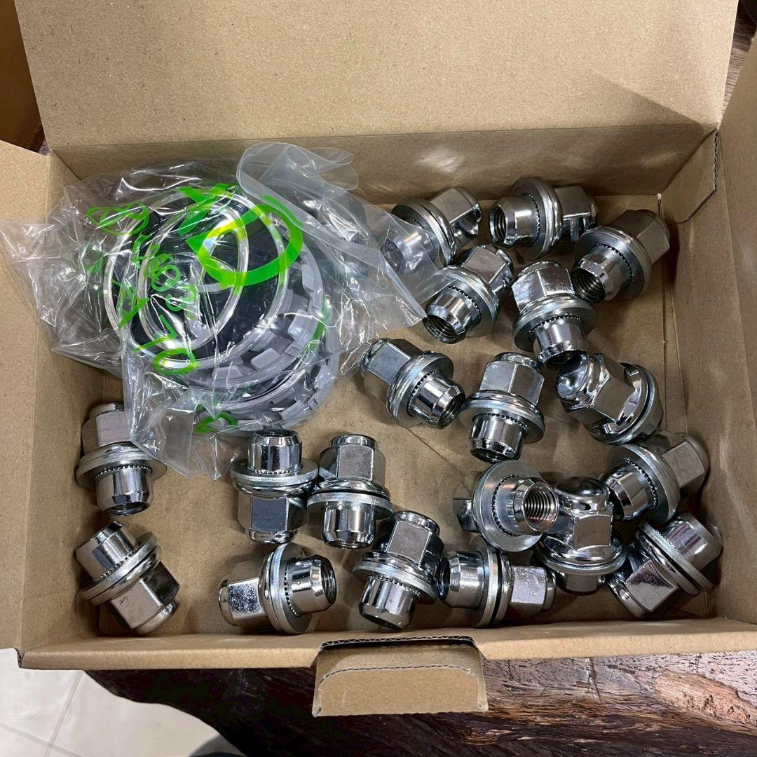 K◆トヨタ　VOXY　アルミホイール　純正　90系　16インチ