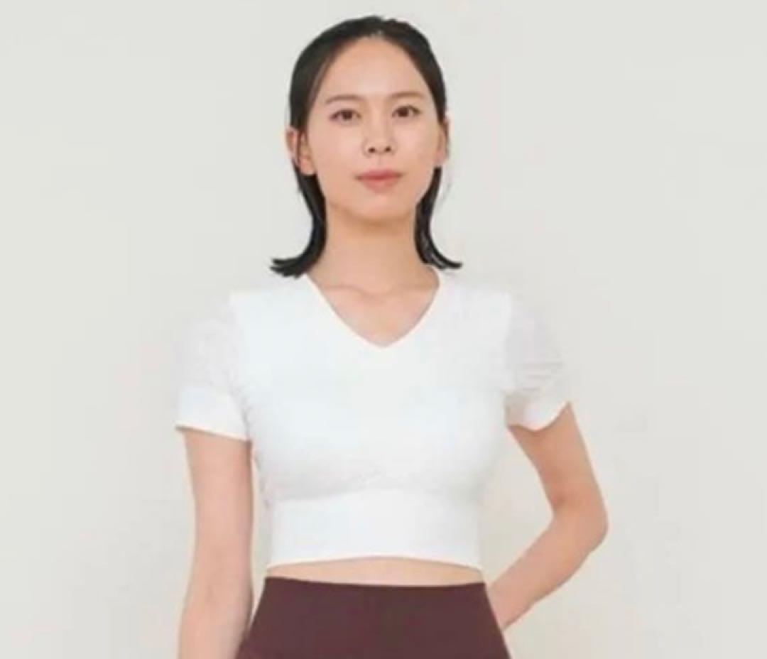 SUKALA ジオメトリックショートスリーブトップス