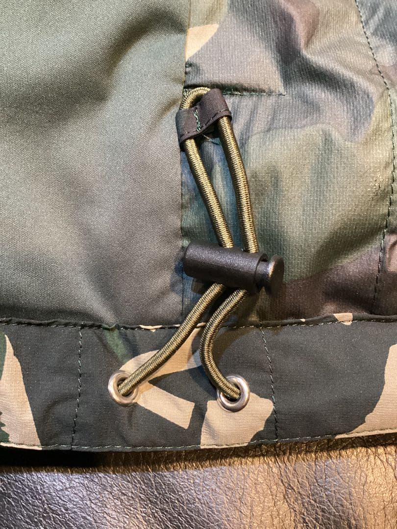 美品　MUNSINGWEAR｜マンシングウェア　ダウンジャケット　軽量　迷彩　M