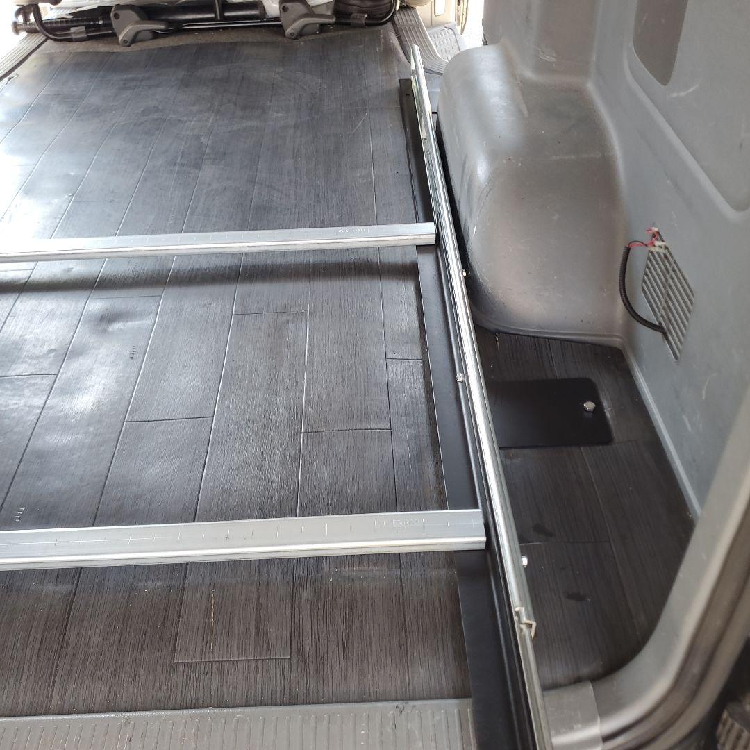 ハイエース スライドフロア スライドレール フレーム