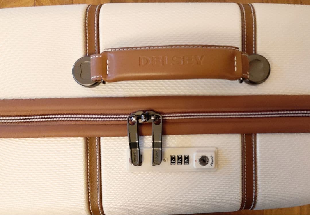 送料込み 3連休限定価格 DELSEY キャリーバッグ 超美品【汚れなし✨超美品