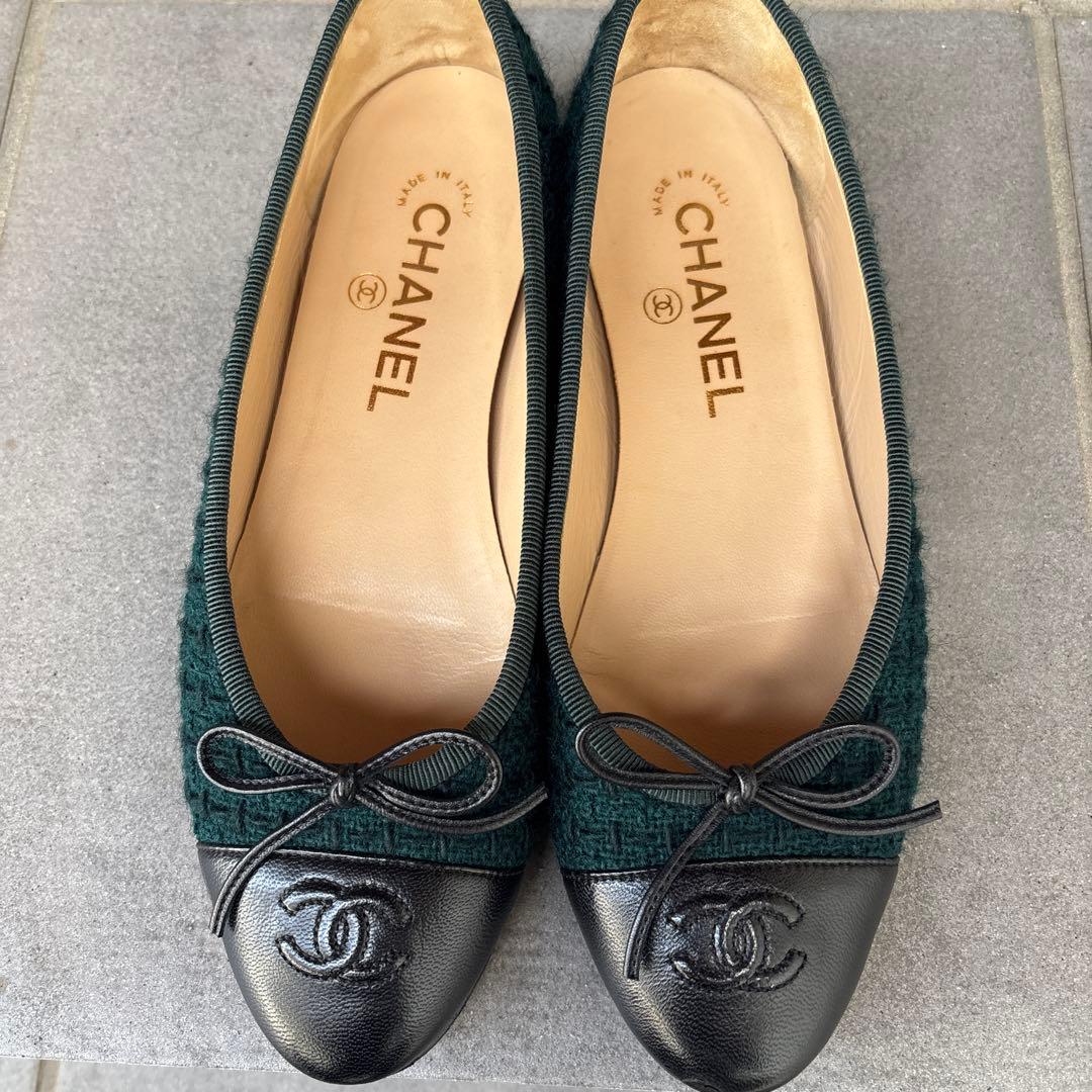 CHANEL ダークグリーン フラットシューズ