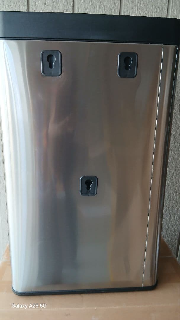 #新品訳ありゴミ箱2段式3分別 縦型 計60L ペダル式キャスター ステンレス製