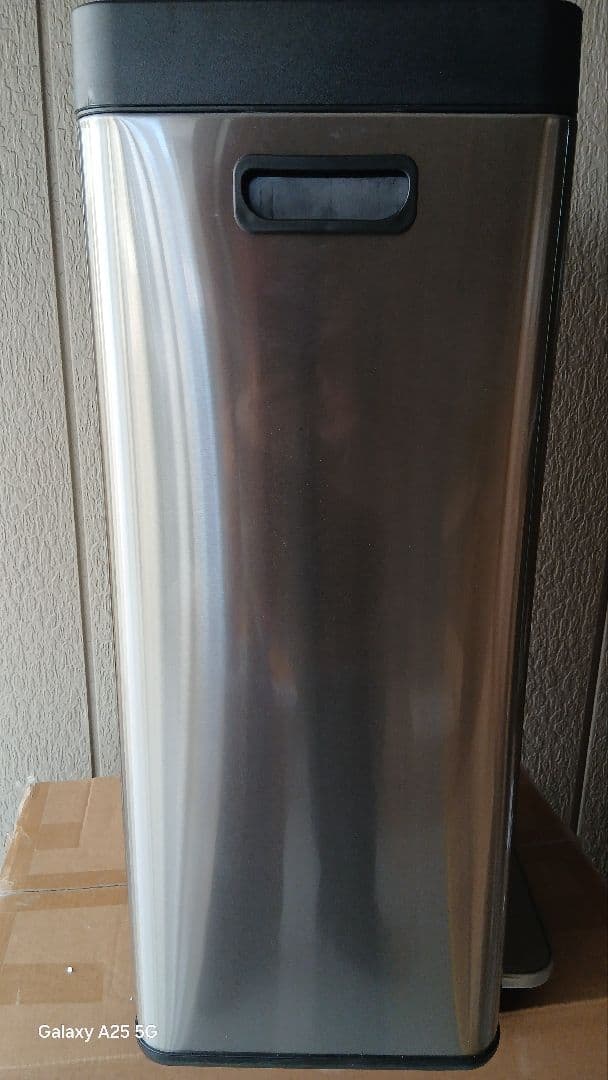 #新品訳ありゴミ箱2段式3分別 縦型 計60L ペダル式キャスター ステンレス製