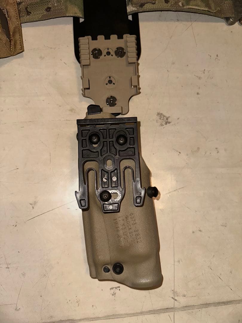 Firstspear AGB、サファリランドホルスターセット