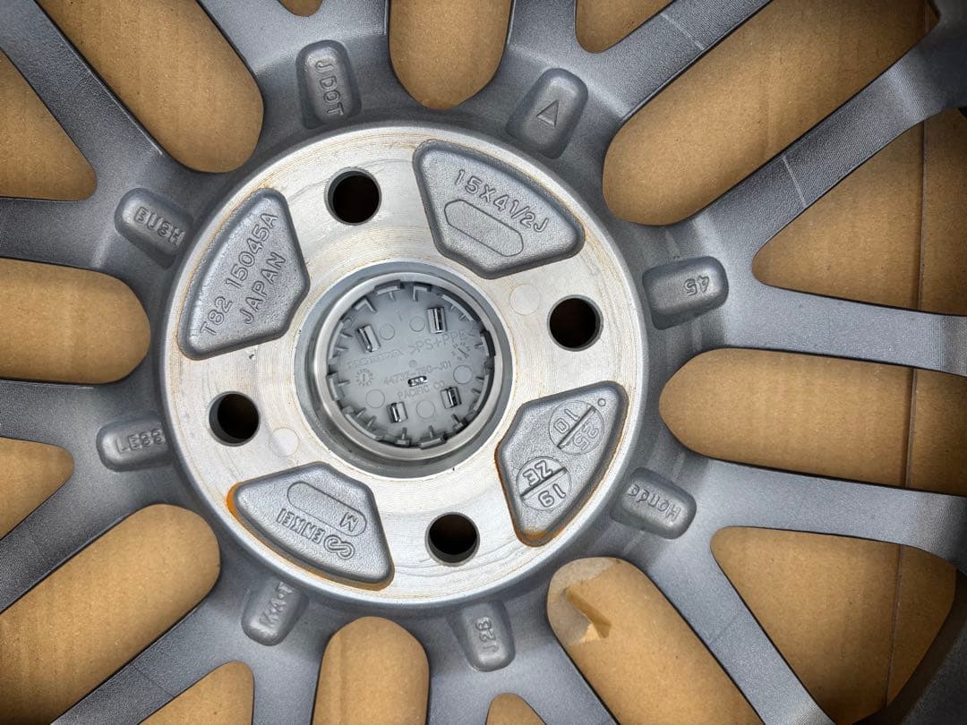 よっしー　N-BOXカスタム 15インチホイール 新車外し