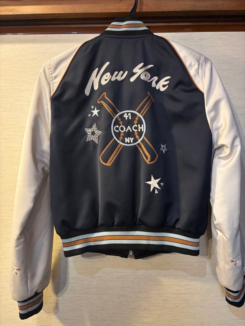 COACH 刺繍入りスタジャン ネイビー/ホワイト