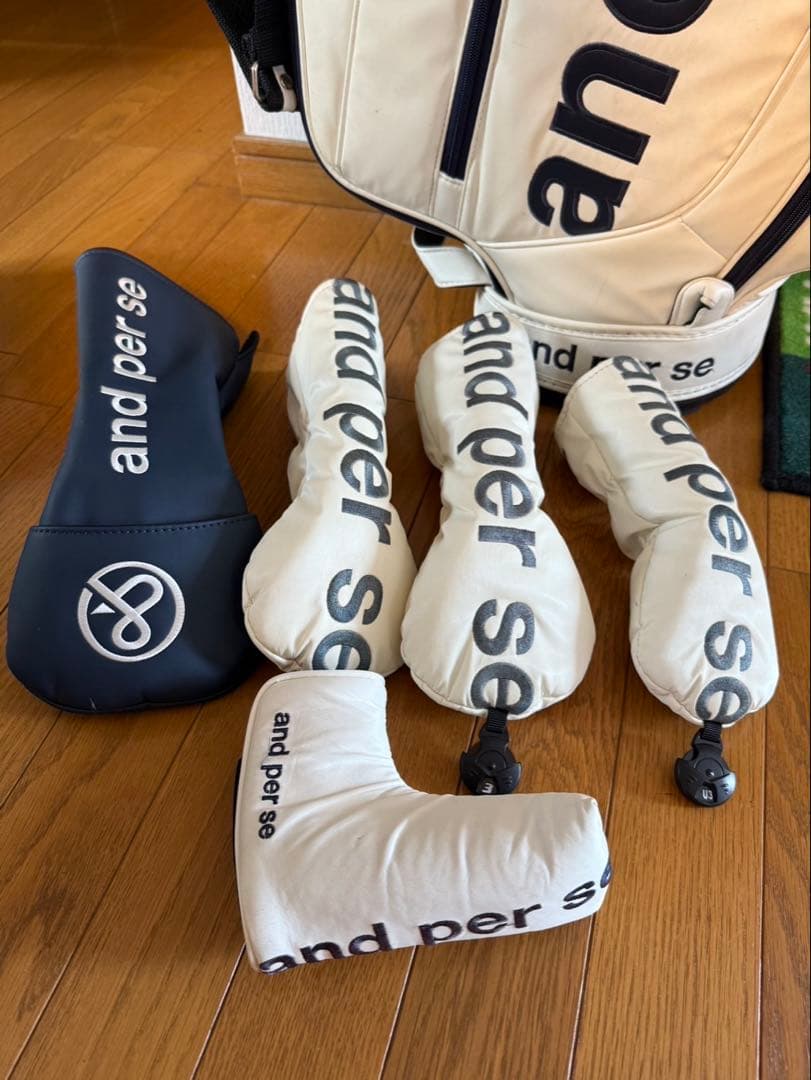 and per se キャディバッグ ホワイト・ネイビー