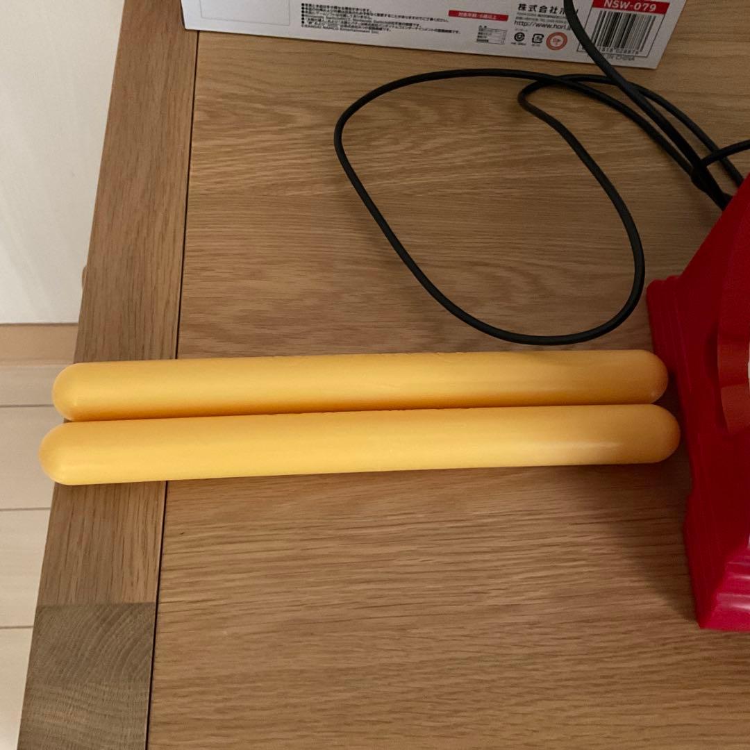 Nintendo Switch 太鼓の達人パッケージ版ソフトと専用コントローラー