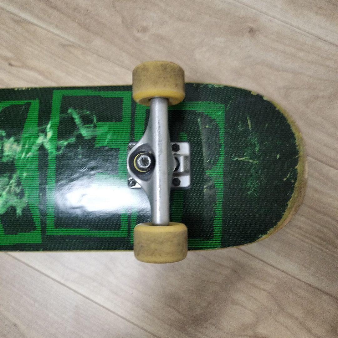 BAKER 8.25 スケートボードフルコンプリートセット スケボー　ベイカー