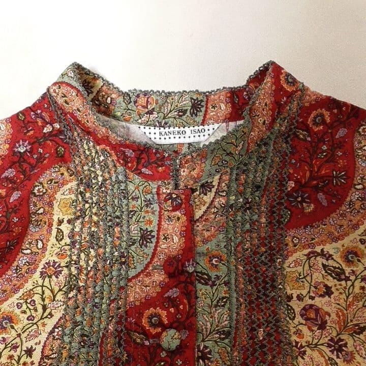 カネコイサオ くるみボタン シャツ ワンピース 花柄 ペイズリー ピンタック