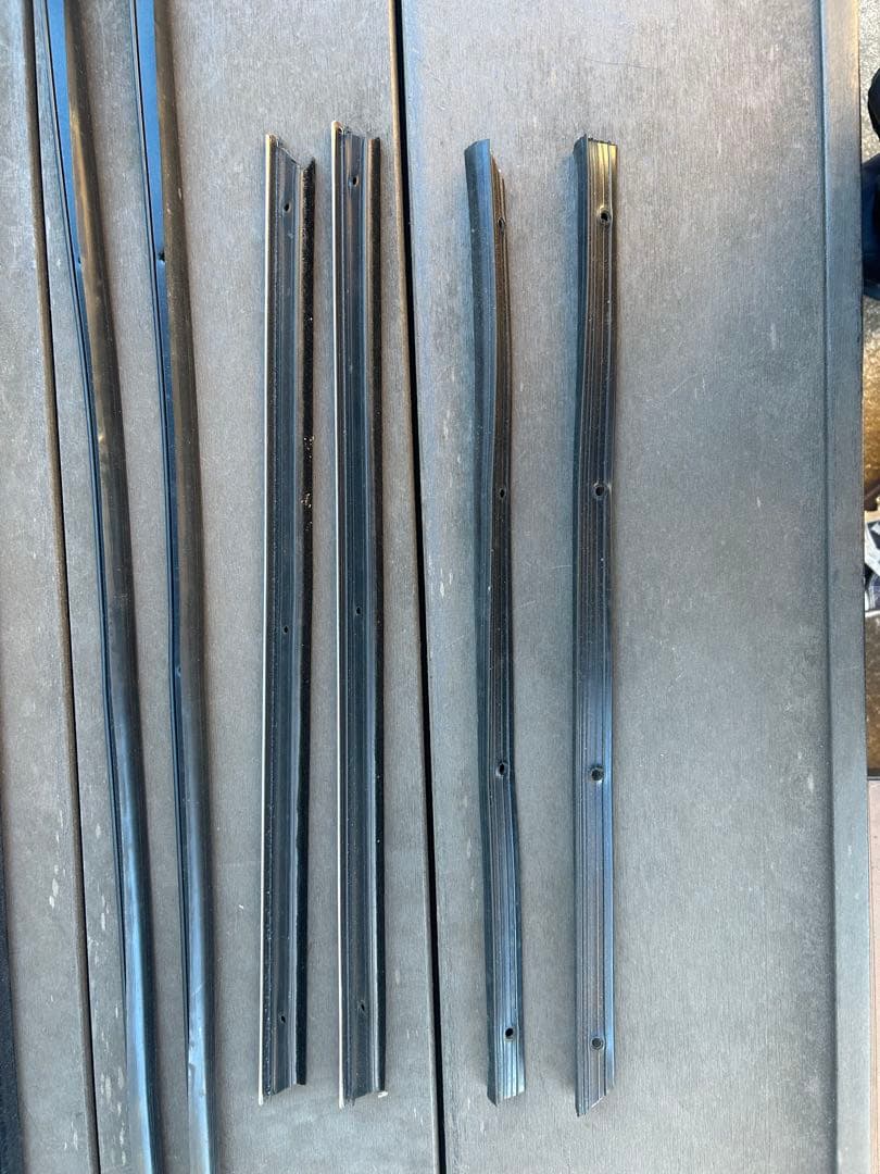 インパラ　ローライダー　ウェザーストリップ　ドア　内装　外装　ゴム