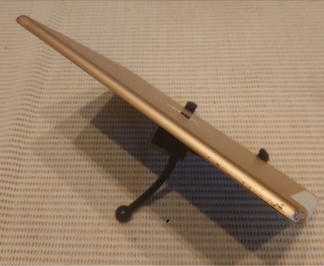 完動品SIMフリーiPad第6世代(A1954)本体32GB送料込F6PHK